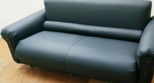 Обивка дивана на дому. Сосенский