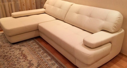 Обивка углового дивана.  Сосенский